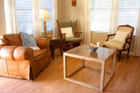 Living area at Carlton Club Inn