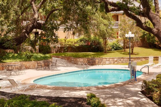Best Western Sunday House Inn pool
