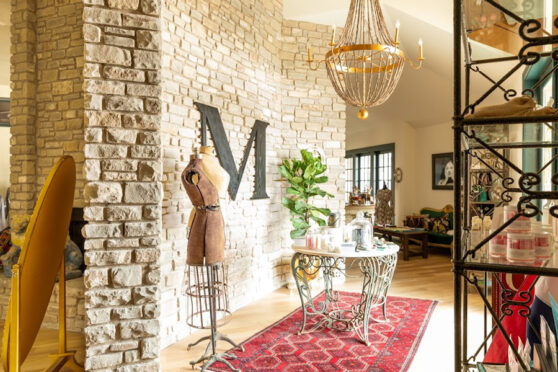 Boutique M Lobby