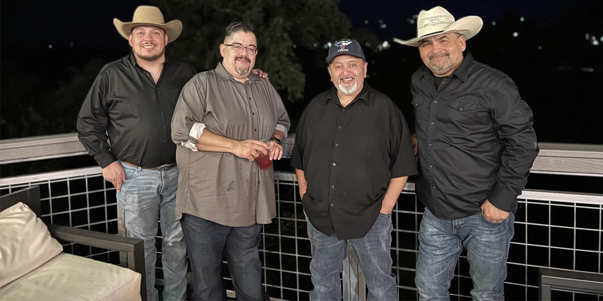 Carlos & Dan and the Silver Bullets band members