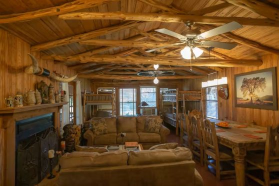 Casita Montalbano living area