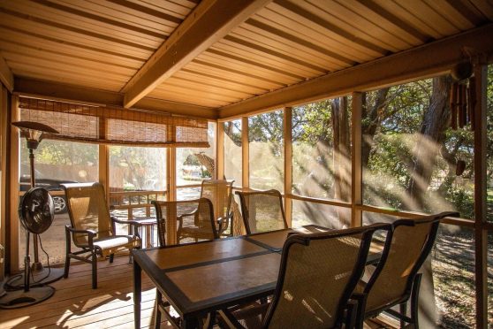 DUBL-C Guest House patio