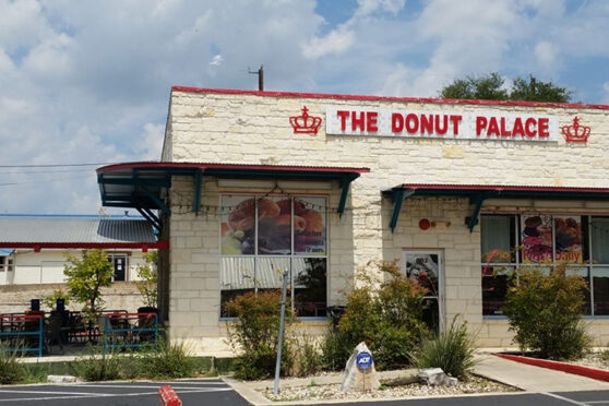 Donut Palace storefront
