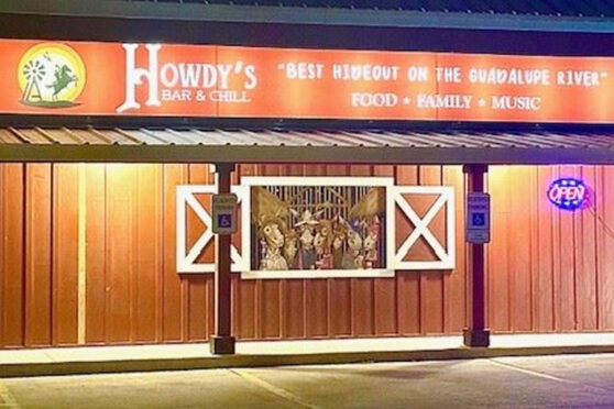 Howdy’s Restaurant, Bar & Chill
