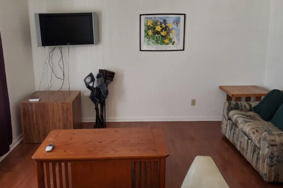 Hunter House Inn and Suites Room