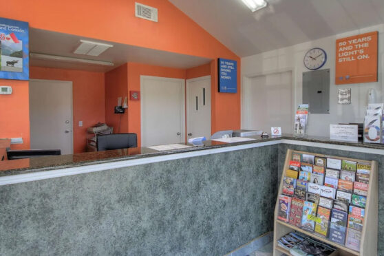 Motel 6 Check in counter