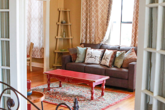 Sleepy Side of Rails living room
