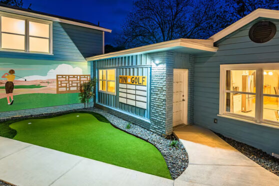 Stardust Backyard with min golf course