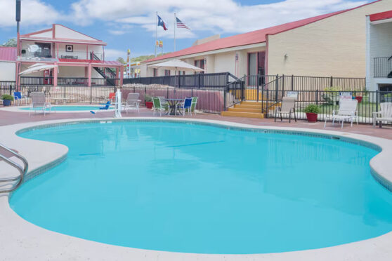 Super 8 Motel Pool