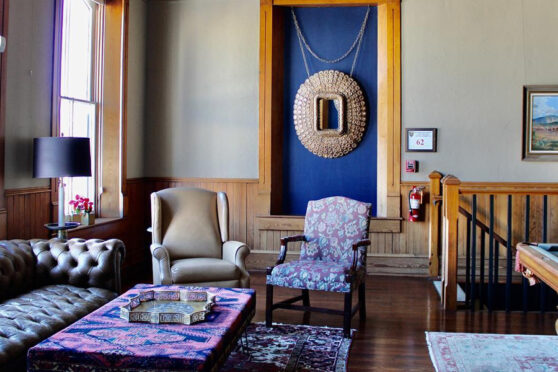 Turtle Creek Olives and Vines loft area with couches