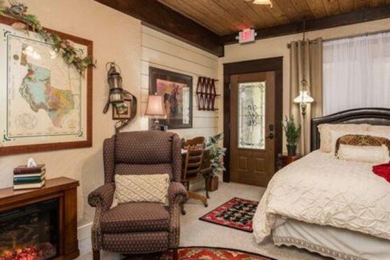 Bois D' Arc Bungalow & Suites bedroom