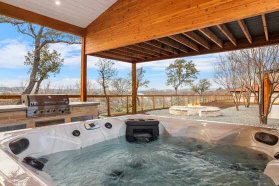 Jacuzzi with scenic outdoors