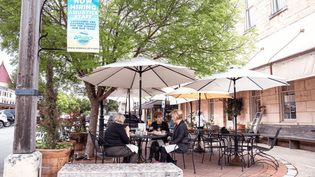 Diners at sidewalk tables at Fransico's