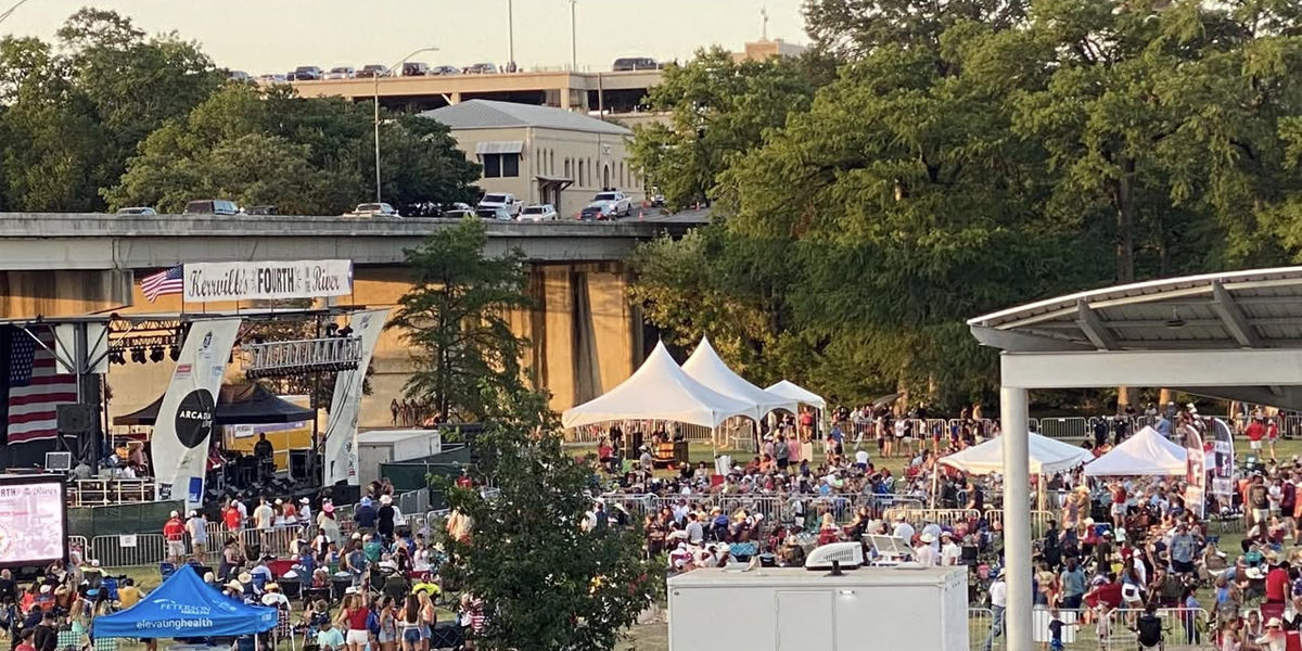 Kerrville's 4th on the river crowd