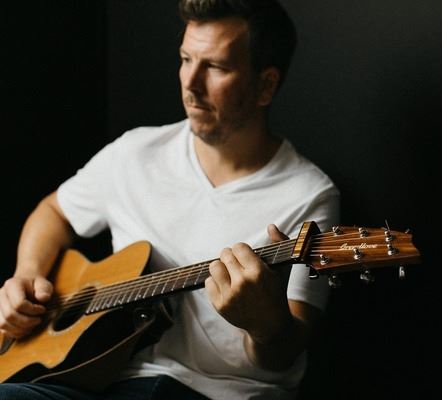 AARON_LACOMBE_W_GUITAR(15) AARON LACOMBE With GUITAR