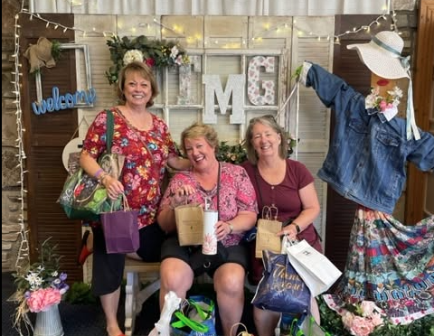 picture of ladies at market
